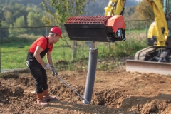 Miešačka betónu pre bagre a mini-bagre