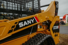 Šmykom riadený nakladač SANY ST230V
