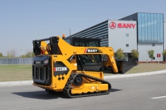 Šmykom riadený nakladač SANY ST230V