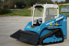 Kompaktný šmykom riadený pásový nakladač CTL-40T